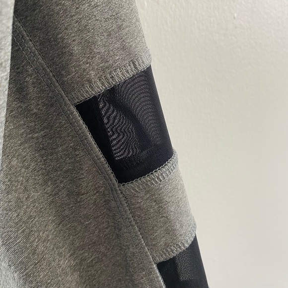 (NWOT) X BY GOTTEX GRAY SIDE MESH LEGGINGS WITH SIDE POCKETS - Picture 8 of 12